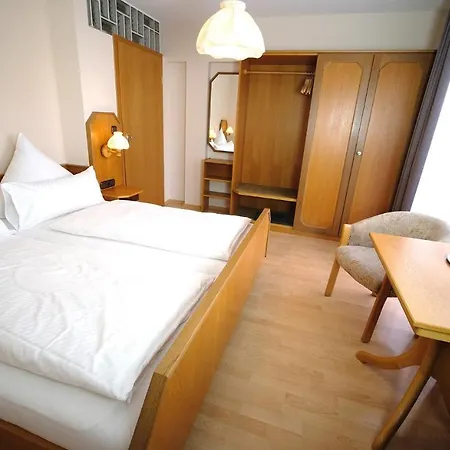 Hirsch Inn *